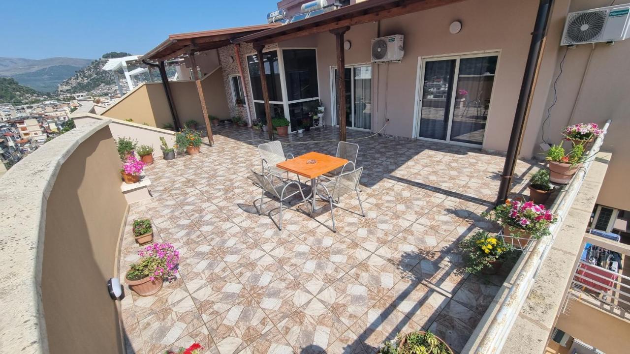 Luis Penthouse Apartment Berat Exterior photo